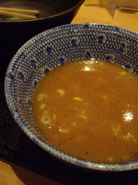 六厘舎