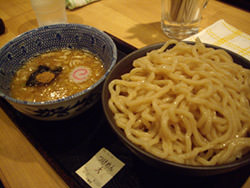 六厘舎