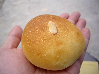 治七のクリームパン