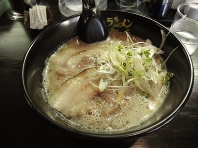 海鳴(うなり)